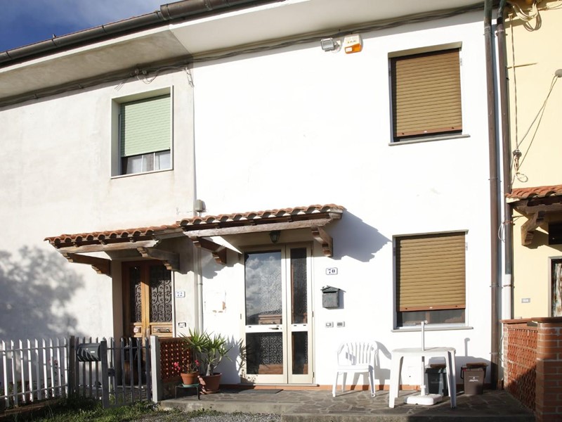 Casa Indipendente in Vendita a Crespina Lorenzana, zona Lorenzana, 143'000€, 115 m²