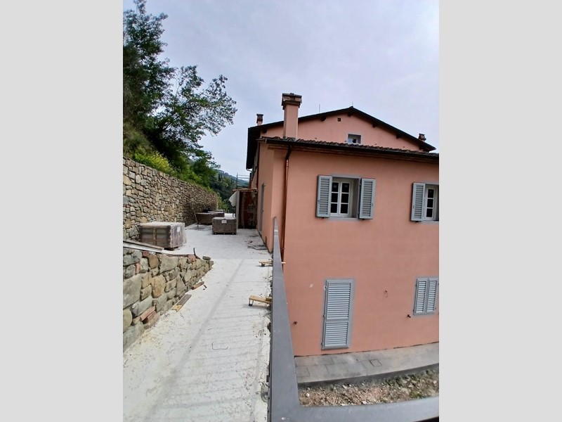 Casa Indipendente in Vendita a Capannori, zona San Gennaro, 200'000€, 75 m²