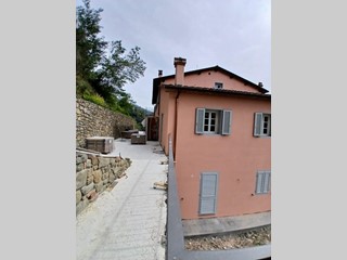 Casa Indipendente in Vendita a Capannori, zona San Gennaro, 200'000€, 75 m²