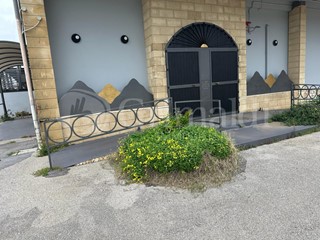 Appartamento in Affitto a Montecorvino Rovella, 3'500€, 850 m²