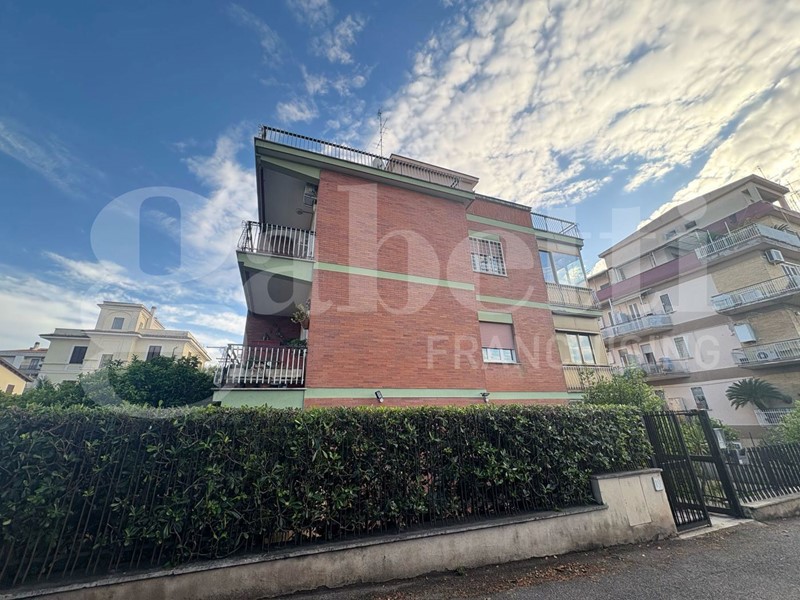 Bilocale in Vendita a Roma, 115'000€, 65 m²