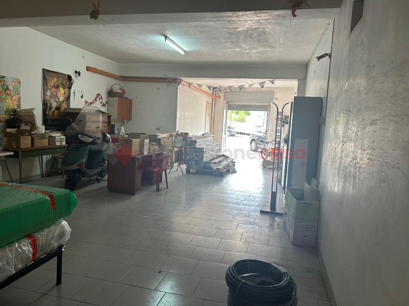 Magazzino in Vendita a Grottaglie, 120'000€, 120 m²