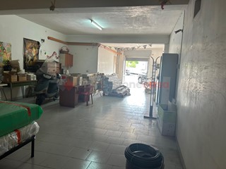 Magazzino in Vendita a Grottaglie, 120'000€, 120 m²