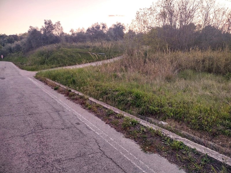 Terreno agricolo in Vendita a Miglianico, 130'000€, 37111 m²