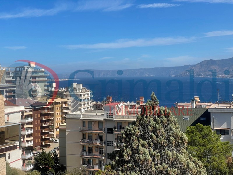 Appartamento in Vendita a Messina, 530'000€, 234 m²