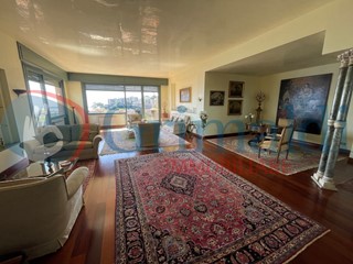 Appartamento in Vendita a Messina, 530'000€, 234 m²