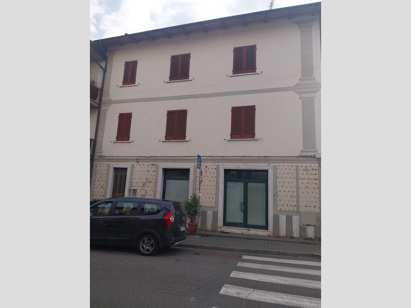 Appartamento in Vendita a Santa Croce sull'Arno, zona Staffoli, 150'000€, 197 m²