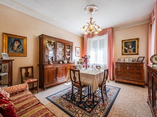 Appartamento in Vendita a Reggio Emilia, zona Pieve Modolena, 140'000€, 105 m², con Box