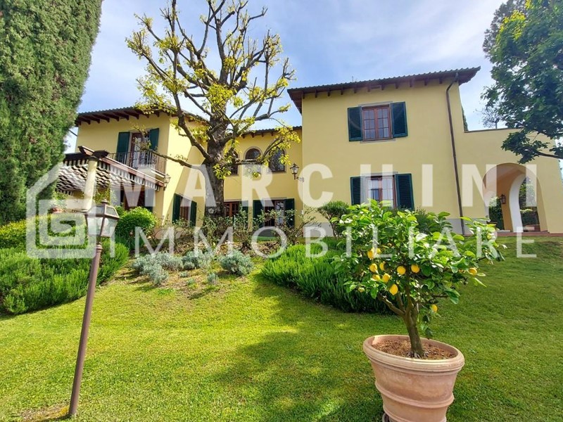 Villa in Vendita a Lucca, zona Monte San Quirico, 1'950'000&euro;, 450 m², arredato