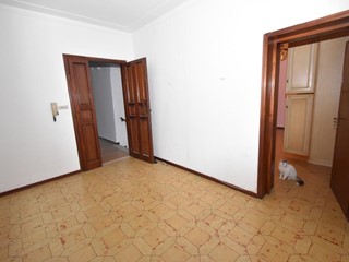 Appartamento in Vendita a Lucca, zona Montuolo, 170'000€, 205 m², con Box