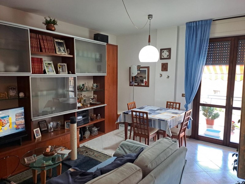 Appartamento in Vendita a Ponsacco, 185'000€, 120 m², arredato, con Box