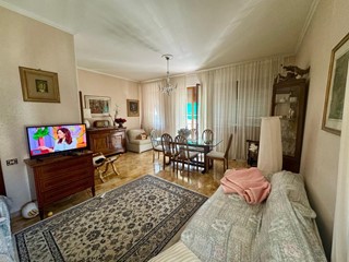 Quadrilocale in Vendita a Siena, 320'000&euro;, 100 m², arredato, con Box