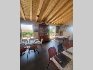 Attività commerciale in Affitto a Petralia Soprana, 2'000€, 250 m²