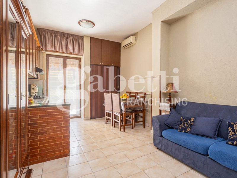 Trilocale in Vendita a Marano di Napoli, 115'000€, 70 m²