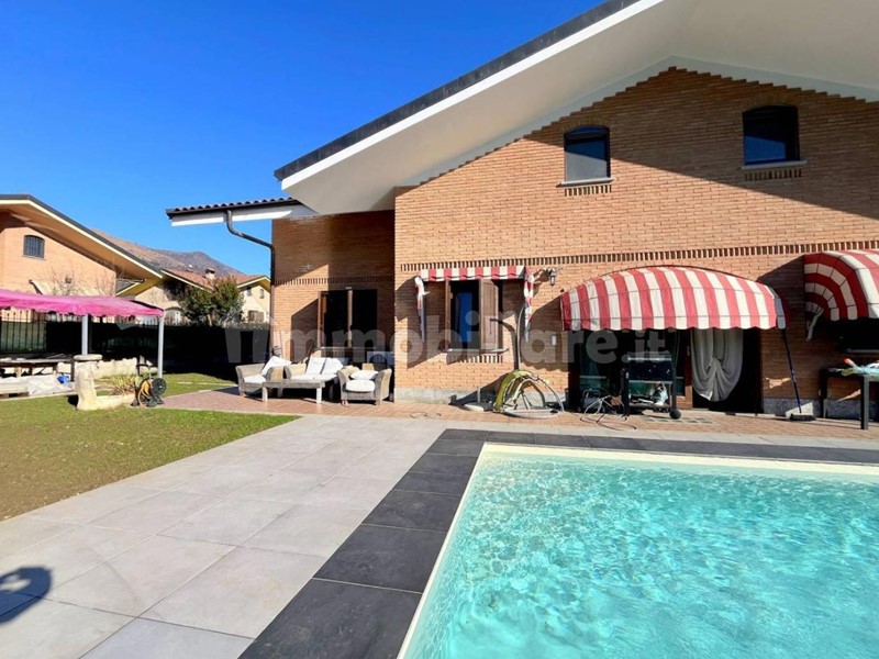 Villa in Vendita a Givoletto, 459'000€, 328 m²