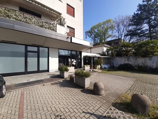 Negozio in Vendita a Legnano, 190'000€, 110 m²