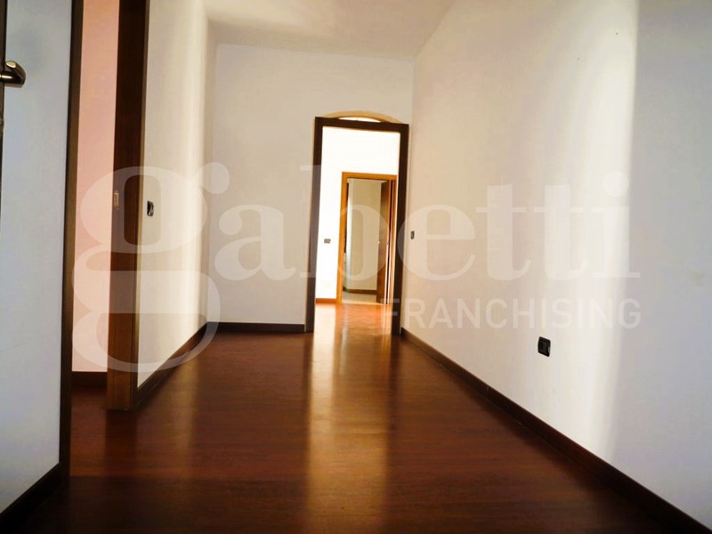 Trilocale in Vendita a Sesto Calende, 190'000€, 125 m²
