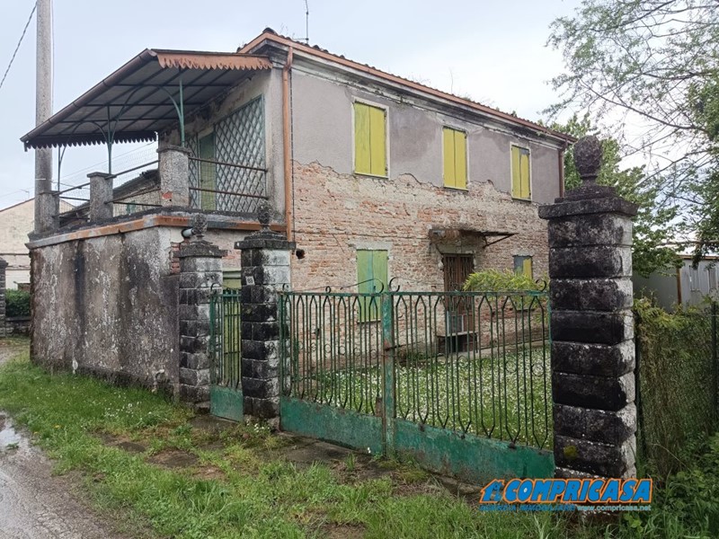 Casa Semi Indipendente in Vendita a Montagnana, 49'000€, 150 m²