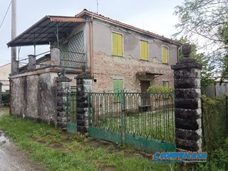 Casa Semi Indipendente in Vendita a Montagnana, 49'000€, 150 m²