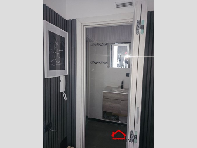 Ufficio in Affitto a Massa, 25 m²