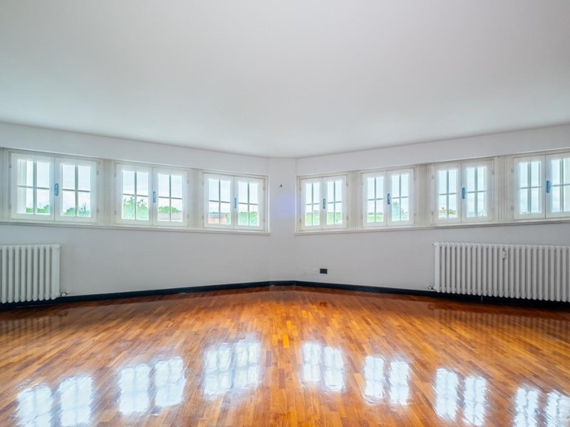 Trilocale in Vendita a Treviglio, 225'000€, 137 m², arredato, con Box