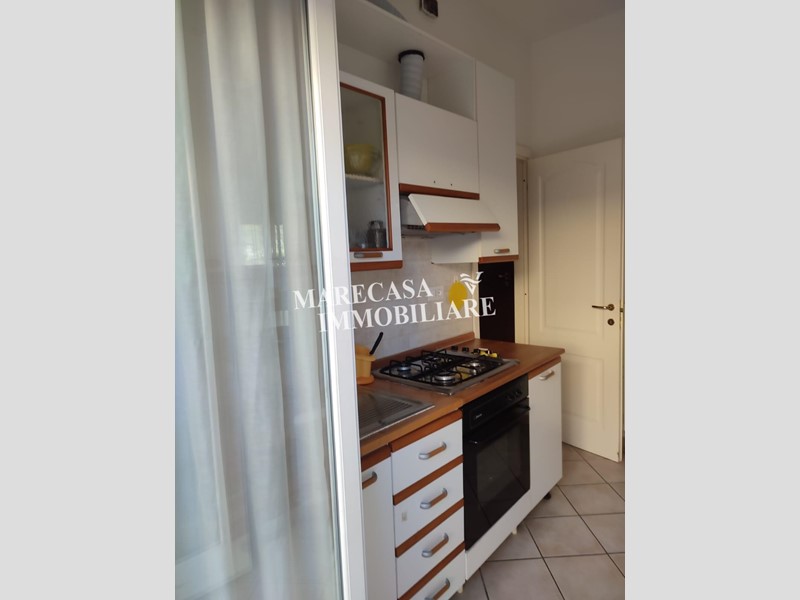 Quadrilocale in Affitto a Massa, zona Marina di Massa, 650€, 90 m², arredato