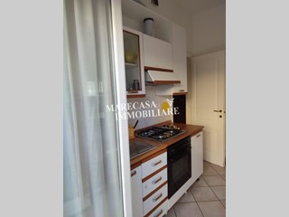 Quadrilocale in Affitto a Massa, zona Marina di Massa, 650€, 90 m², arredato
