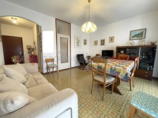 Trilocale in Vendita a Corsico, 257'000€, 110 m²