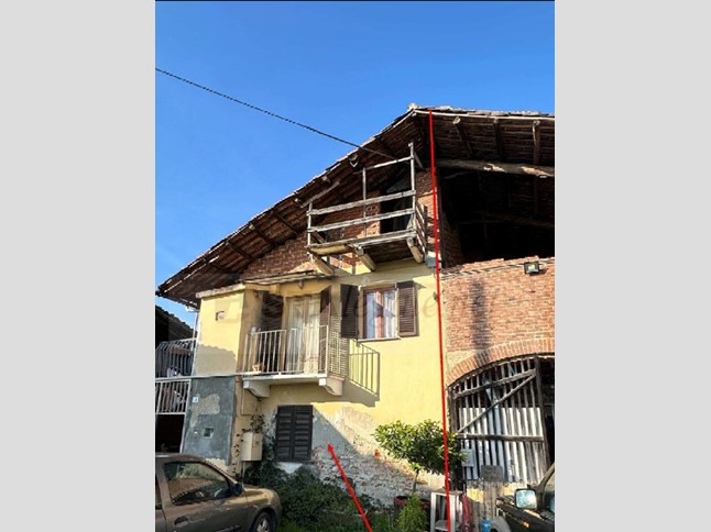 Casa Indipendente in Vendita a Rocca Canavese, 49'350€, 275 m²