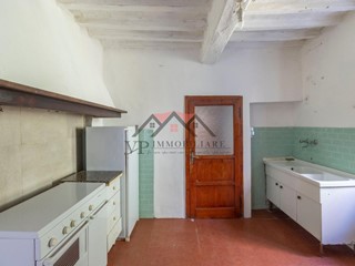 Appartamento in Vendita a Castelnuovo di Val di Cecina, 44'000€, 80 m²