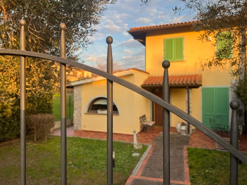 Villa in Vendita a Montelupo Fiorentino, 380'000€, 170 m²