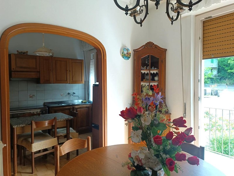 Appartamento in Vendita a Castelnuovo di Garfagnana, 68'000&euro;, 90 m², arredato