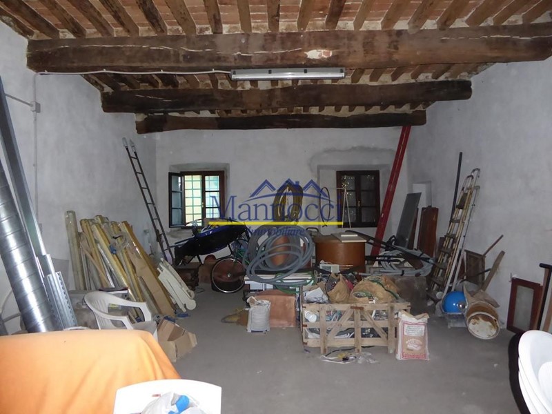 Magazzino in Vendita a Cascina, zona San Frediano a Settimo, 60'000€, 70 m²