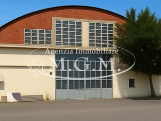 Capannone in Affitto a Bientina, 1'900€, 640 m²