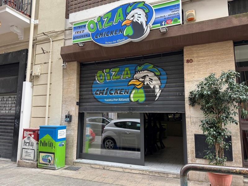 Negozio in Affitto a Bari, 900€, 100 m²