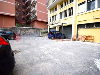 Magazzino in Affitto a Nocera Superiore, 400€, 153 m²