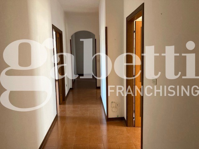 Quadrilocale in Vendita a Brindisi, 99'000€, 154 m²