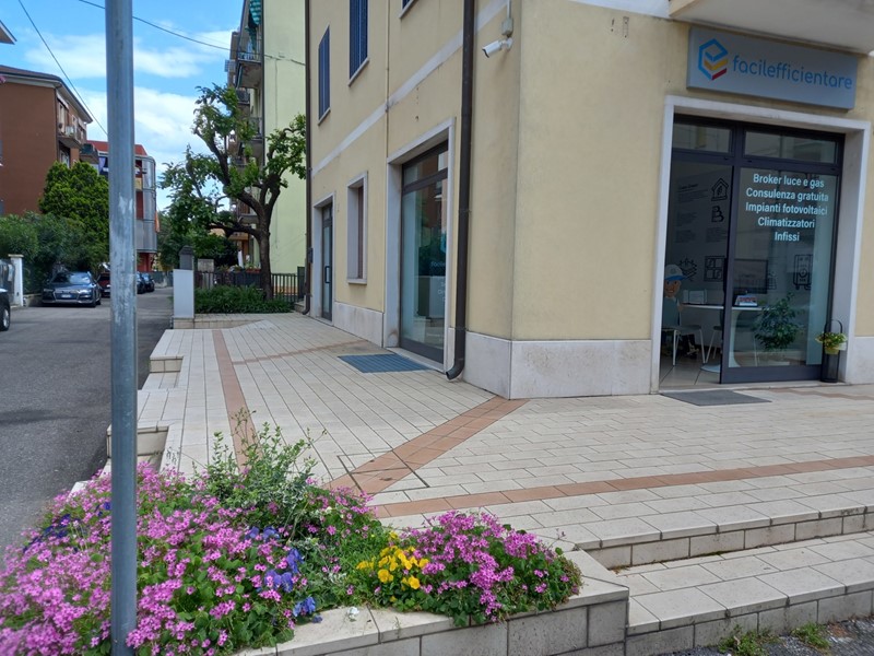 Negozio in Affitto a Verona, 1'300€, 80 m²