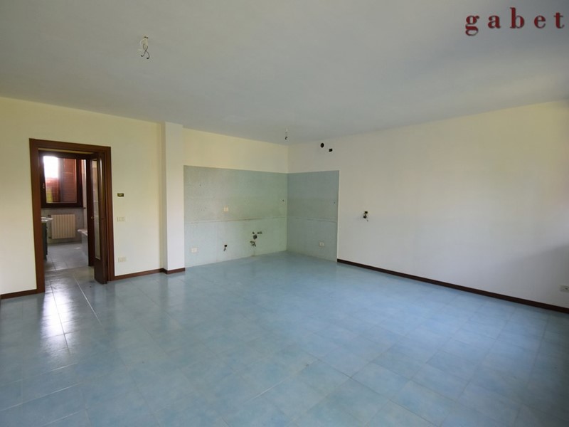 Trilocale in Vendita a Robecco sul Naviglio, 179'000€, 95 m²