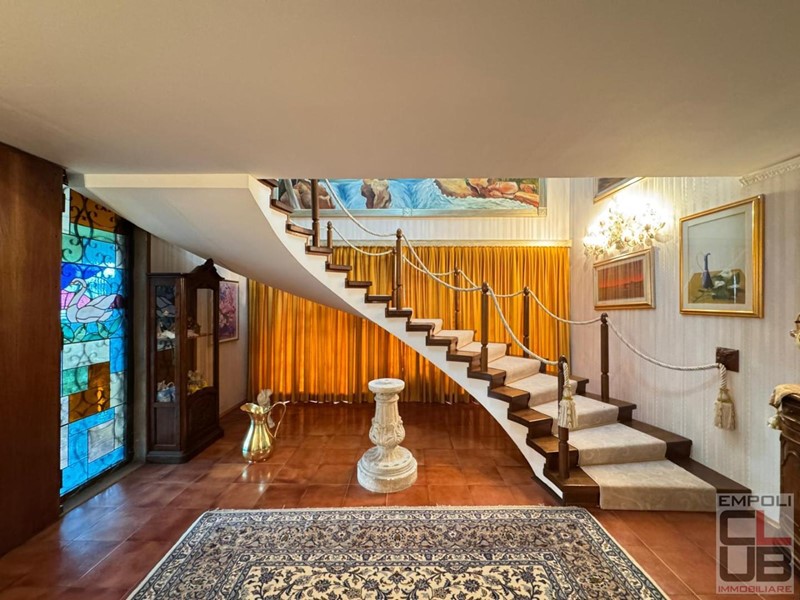 Villa in Vendita a Vinci, zona Sovigliana, 1'000'000€, 400 m², arredato