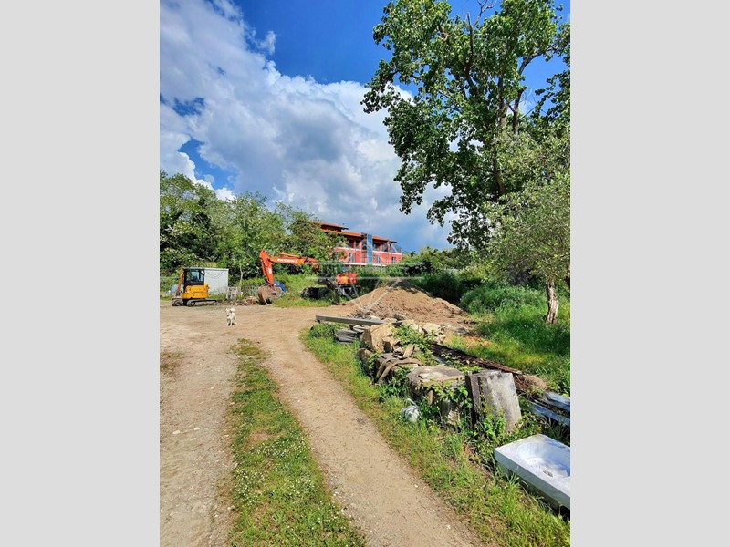 Terreno agricolo in Vendita a Carrara, zona Fossone, 160'000€, 5200 m²