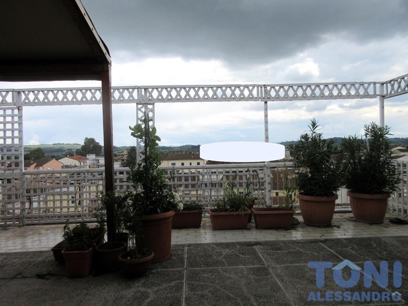 Attico in Vendita a Empoli, 260'000€, 130 m², con Box