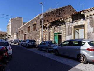 Casa Indipendente in Vendita a Catania, 190'000&euro;, 260 m²
