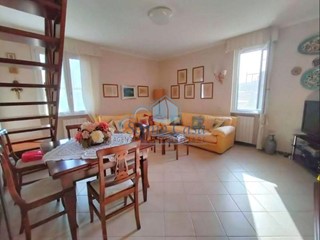 Appartamento in Vendita a Ameglia, 185'000€, 85 m², arredato