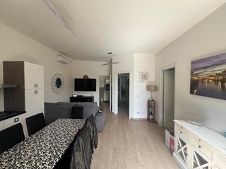 Laboratorio in Vendita a Vinci, zona Sovigliana, 105'000€, 100 m²