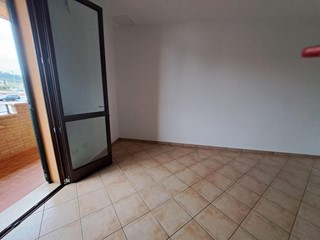 Appartamento in Vendita a Terricciola, zona La Rosa, 135'000€, 70 m²