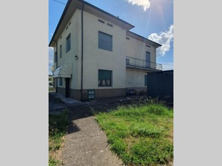 Casa Indipendente in Vendita a Lucca, zona Picciorana, 330'000&euro;, 250 m², arredato, con Box