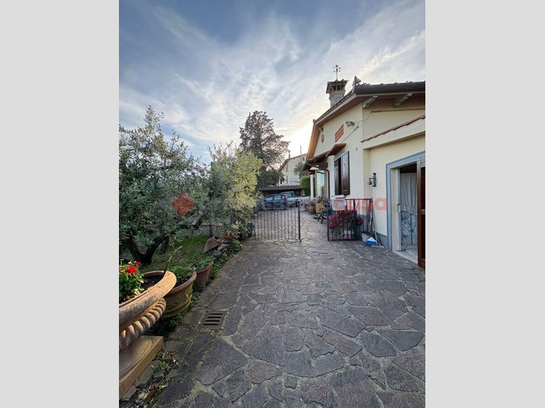 Villa in Vendita a Serravalle Pistoiese, 395'000€, 130 m², arredato