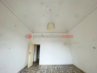 Appartamento in Vendita a Catania, 175'000&euro;, 209 m²