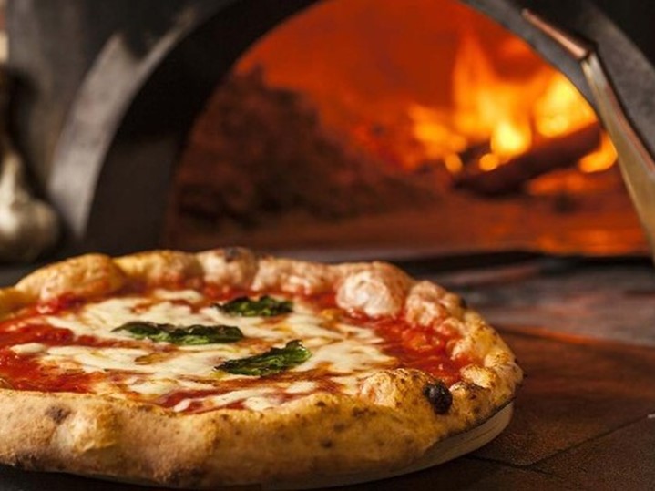 Attività commerciale in Vendita a Alba, 95 m²